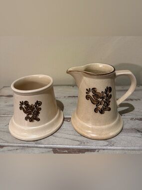 Vintage Pfaltzgraff Village Stoneware Creamer and Sugar Bowl Set